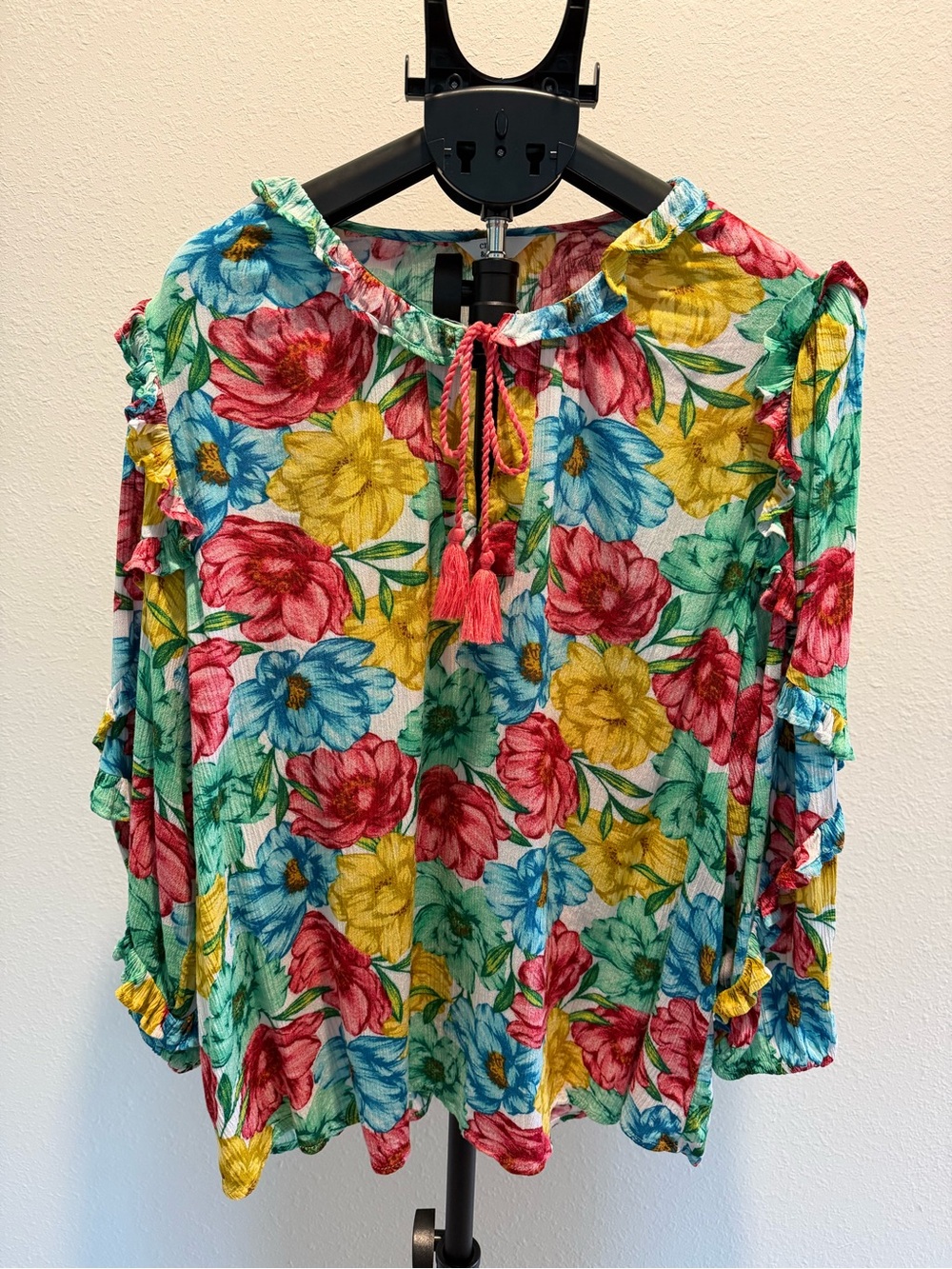 Crown & Ivy Women’s 1X Floral Multicolor Pink Blue Yellow & Green Peasant Blouse